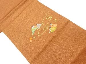 時代人物に流水・紅葉模様刺繍開き名古屋帯（額縁仕立て）